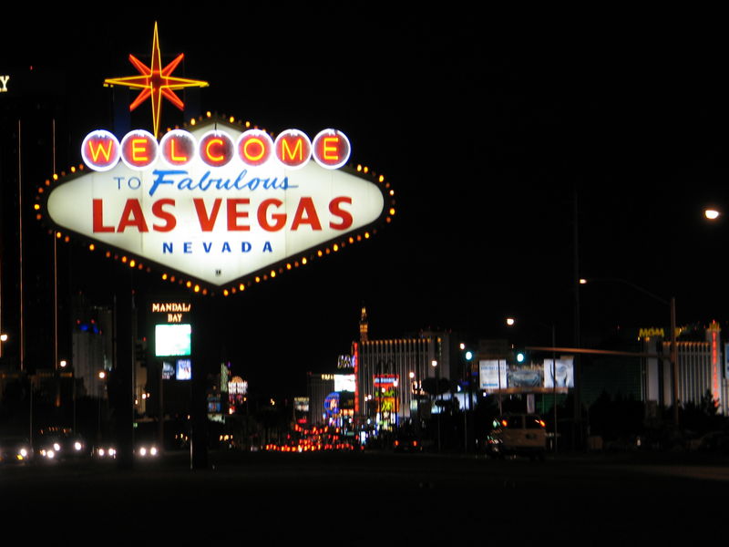800px-welcometovegasnite.jpg